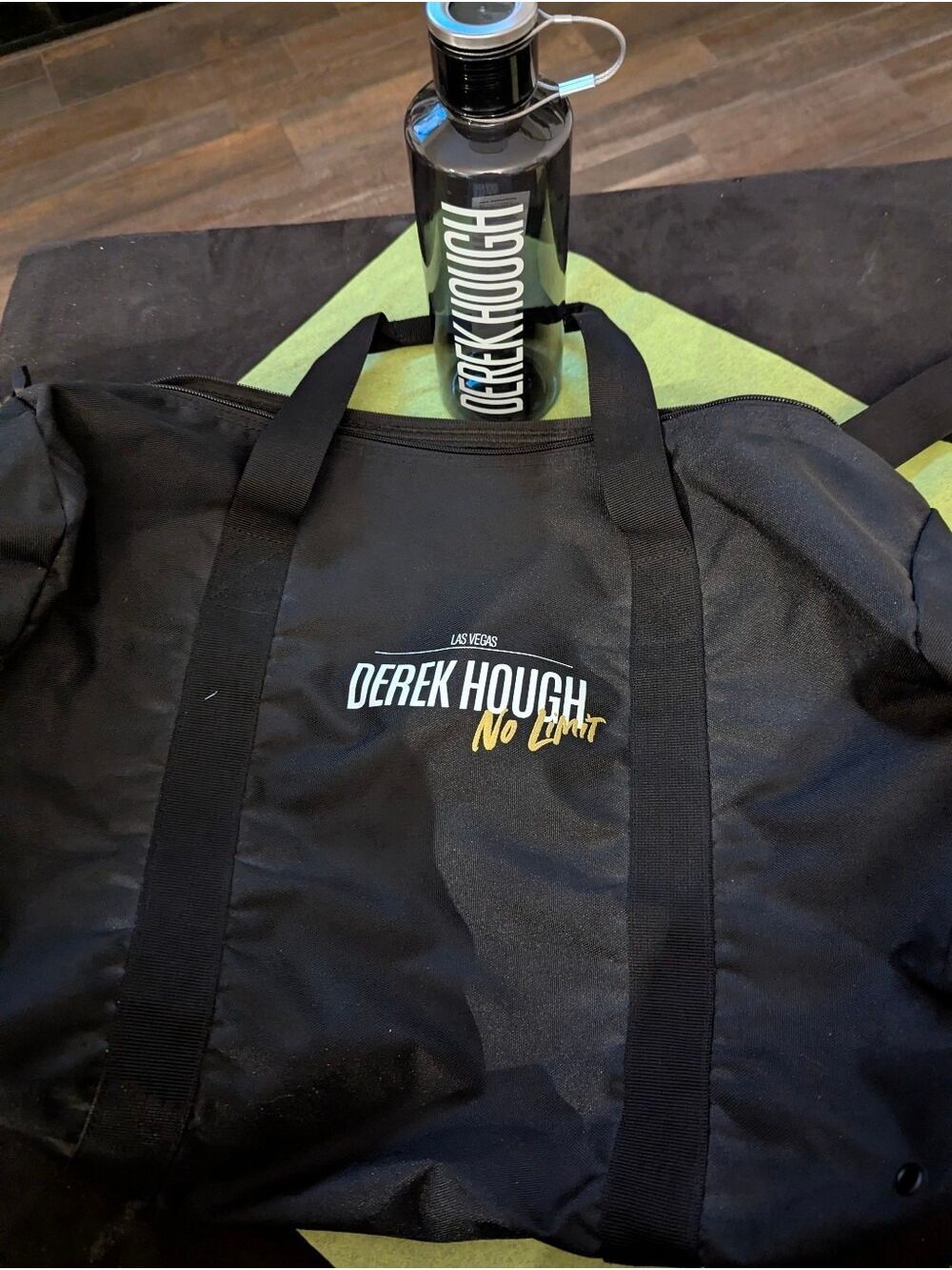 NWOT- Derek Hough  No Limit Las Vegas Residency -duffle bag tote and Waterbottle - Picture 4 of 9